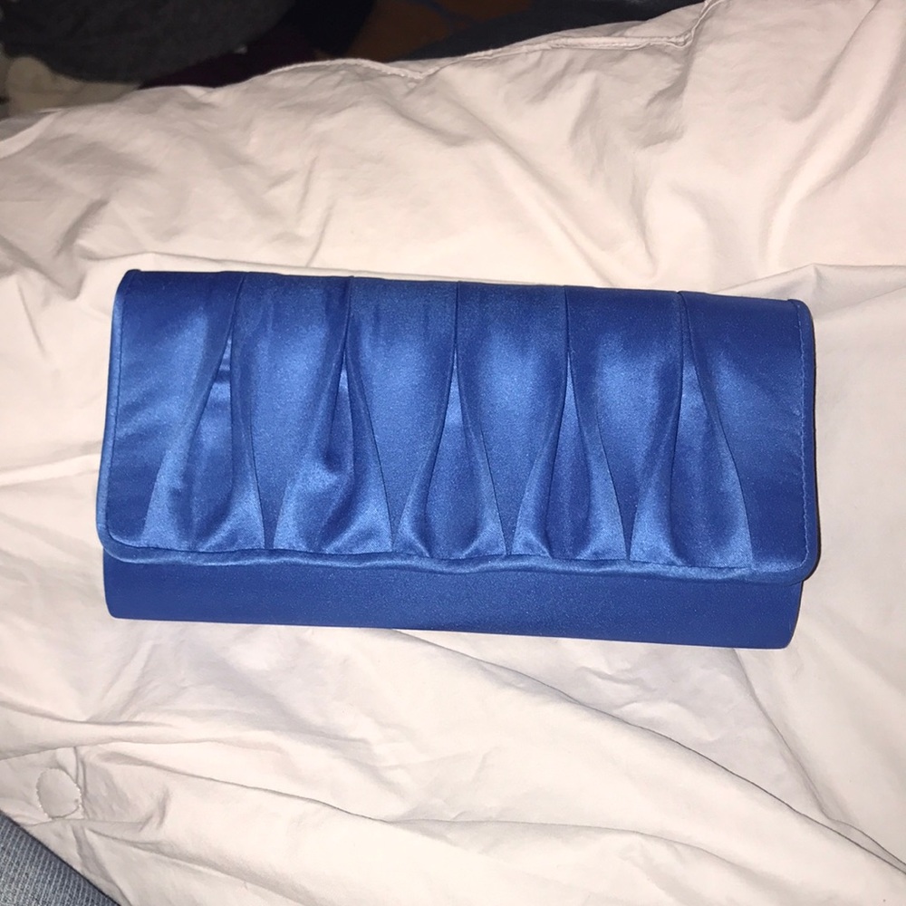 Blue clutch